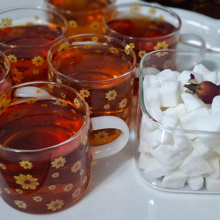 فنجان گرد کوتاه طرح گل بابونه پیرکس اصل 6 عددی